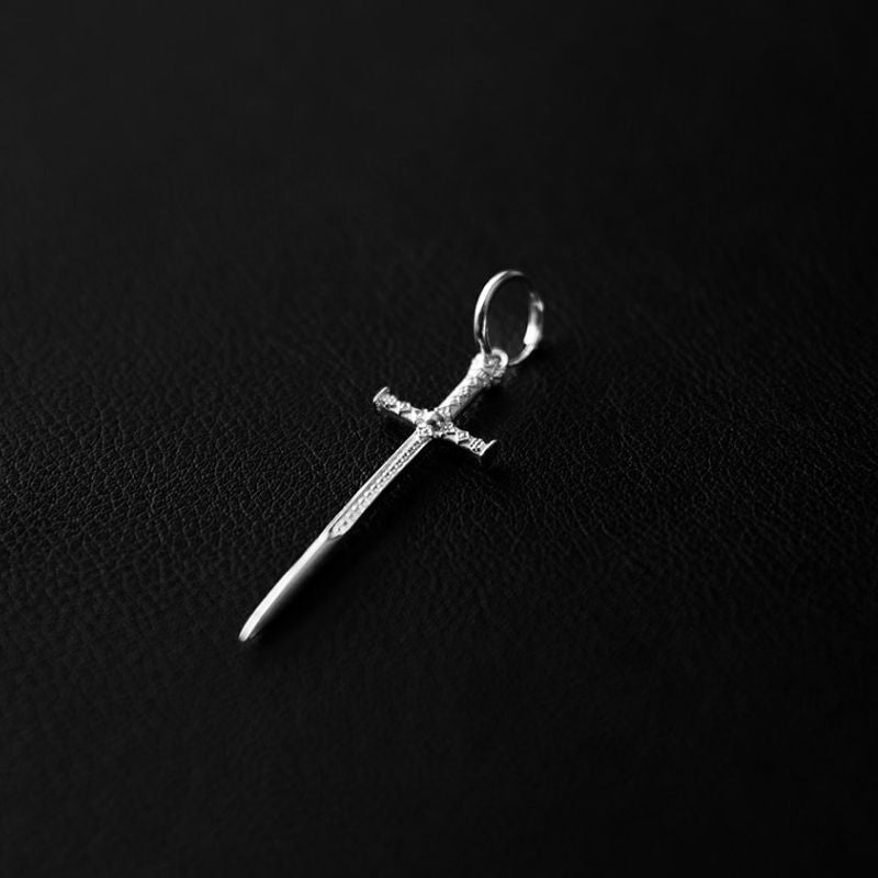 Sacred Sword | Boucle d'oreille créole à breloque solo