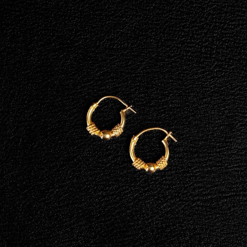 Ati | Boucles d'oreilles créoles - Or - NOIR KĀLA
