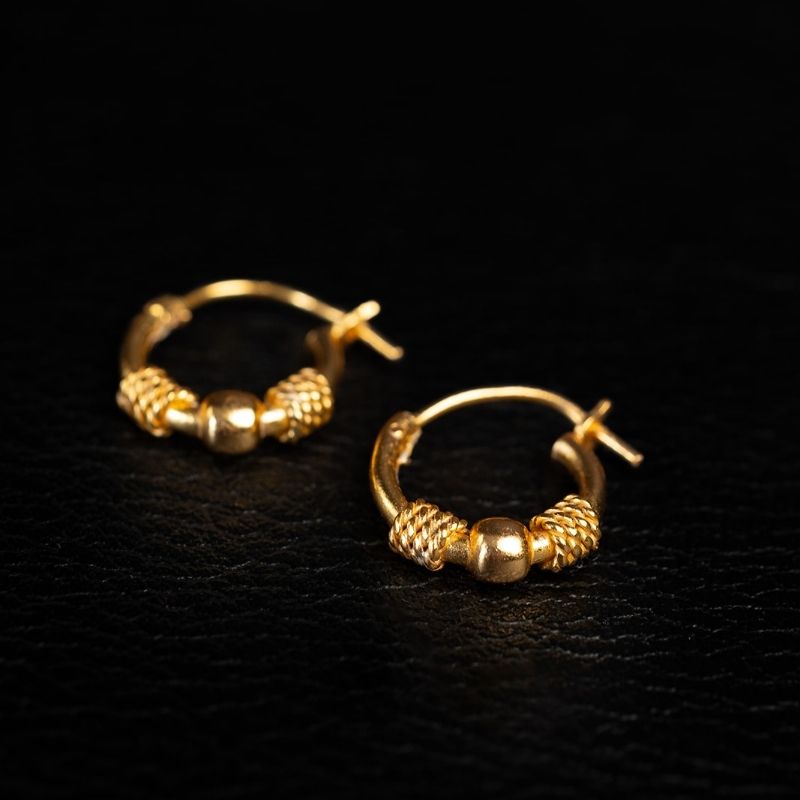Ati | Boucles d'oreilles créoles - Or - NOIR KĀLA