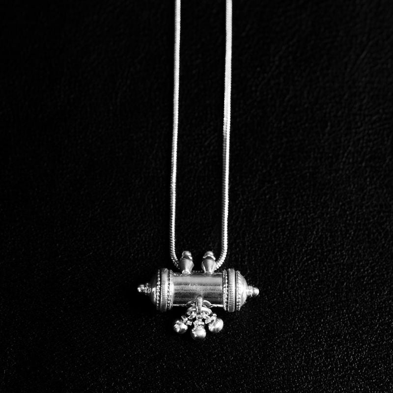 Wind Womxn Amulet | Pendant Necklace – 925 Silver - NOIR KĀLA
