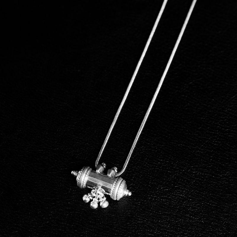 Wind Womxn Amulet | Pendant Necklace – 925 Silver - NOIR KĀLA
