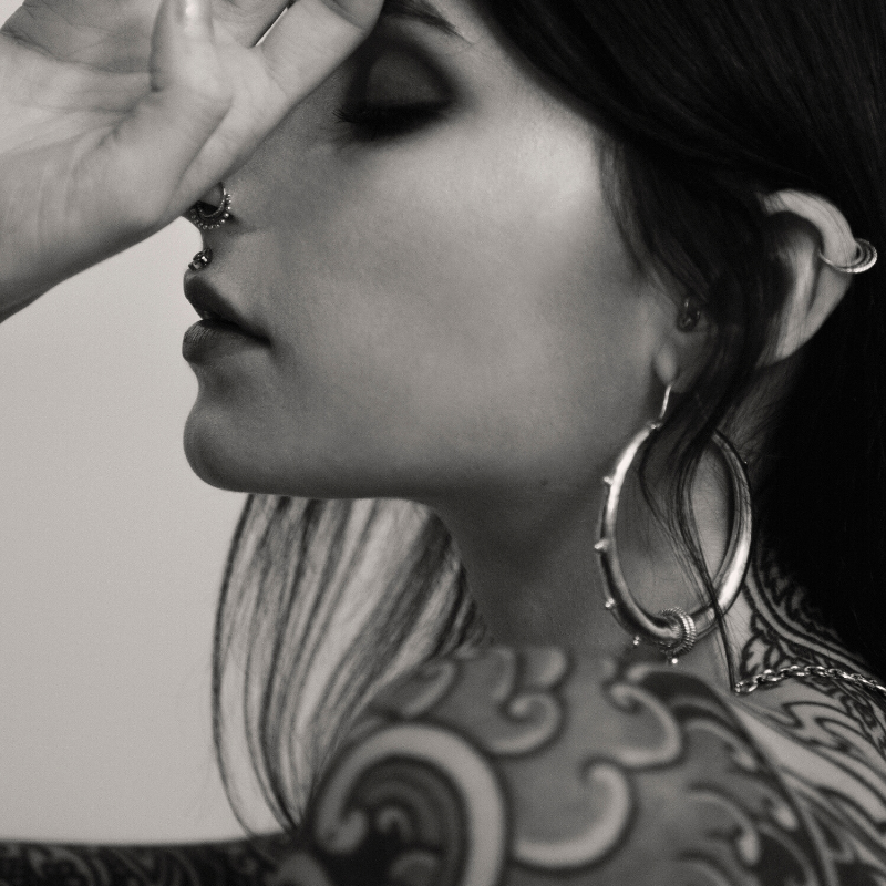 Pushkar | Boucles d'oreilles créoles - NOIR KĀLA