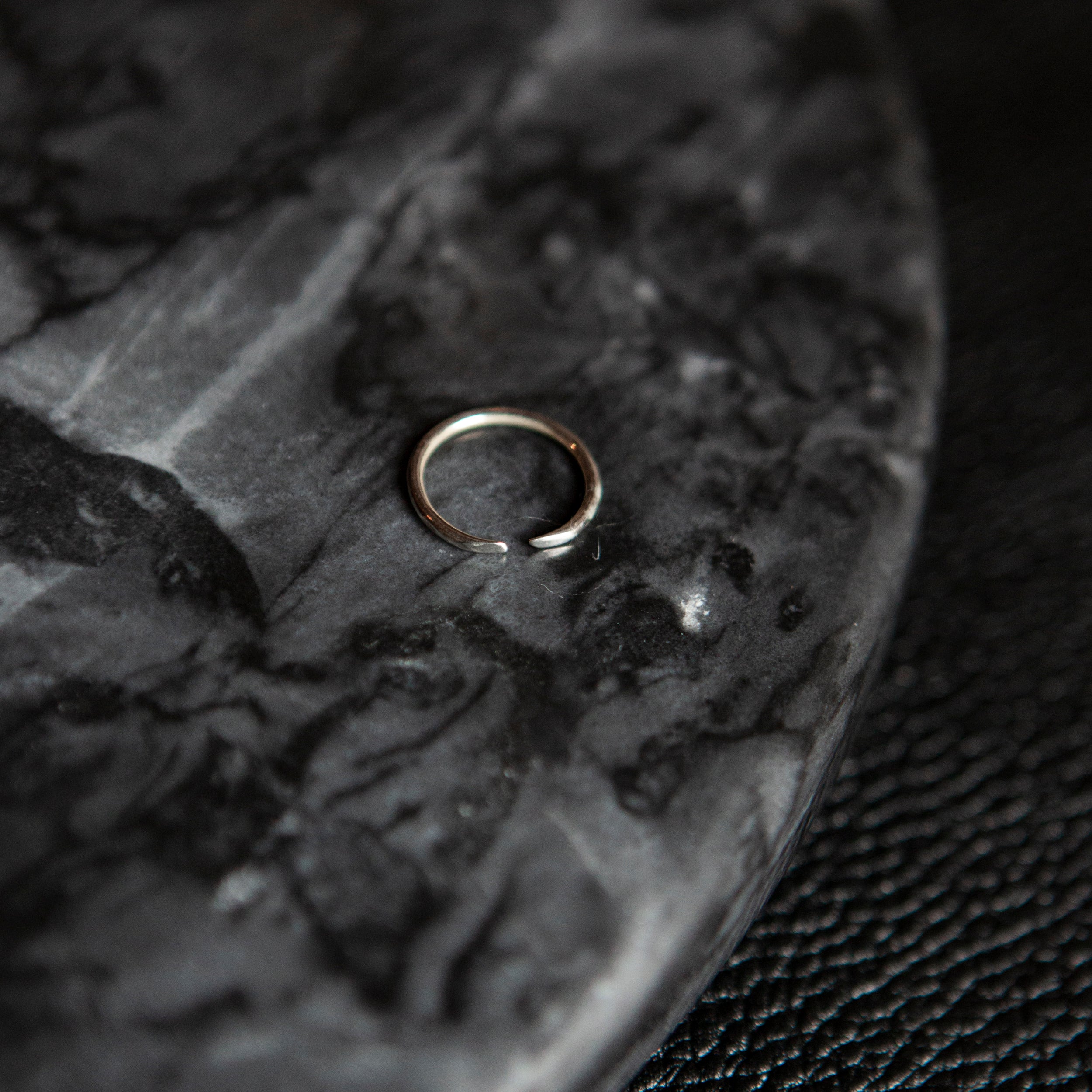 Trinity | Bague - NOIR KĀLA