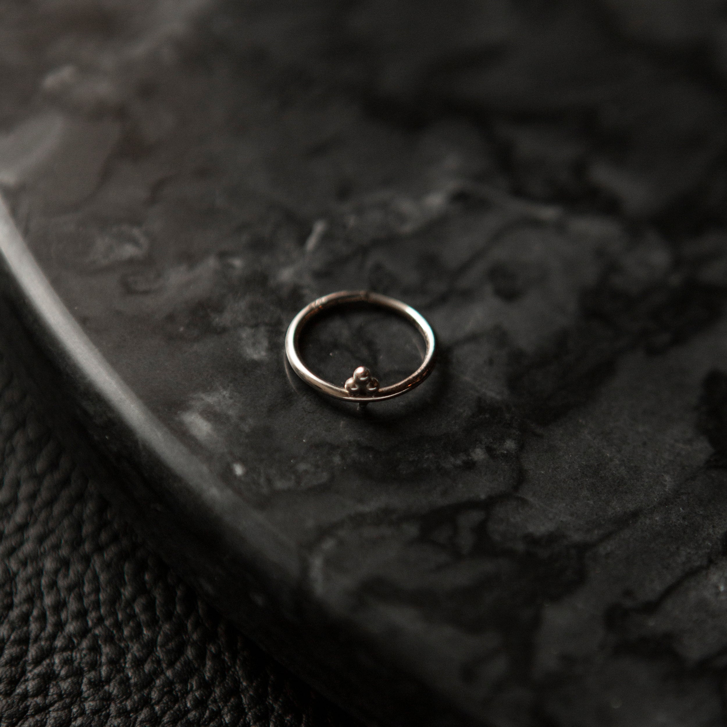 Trinity | Bague - NOIR KĀLA