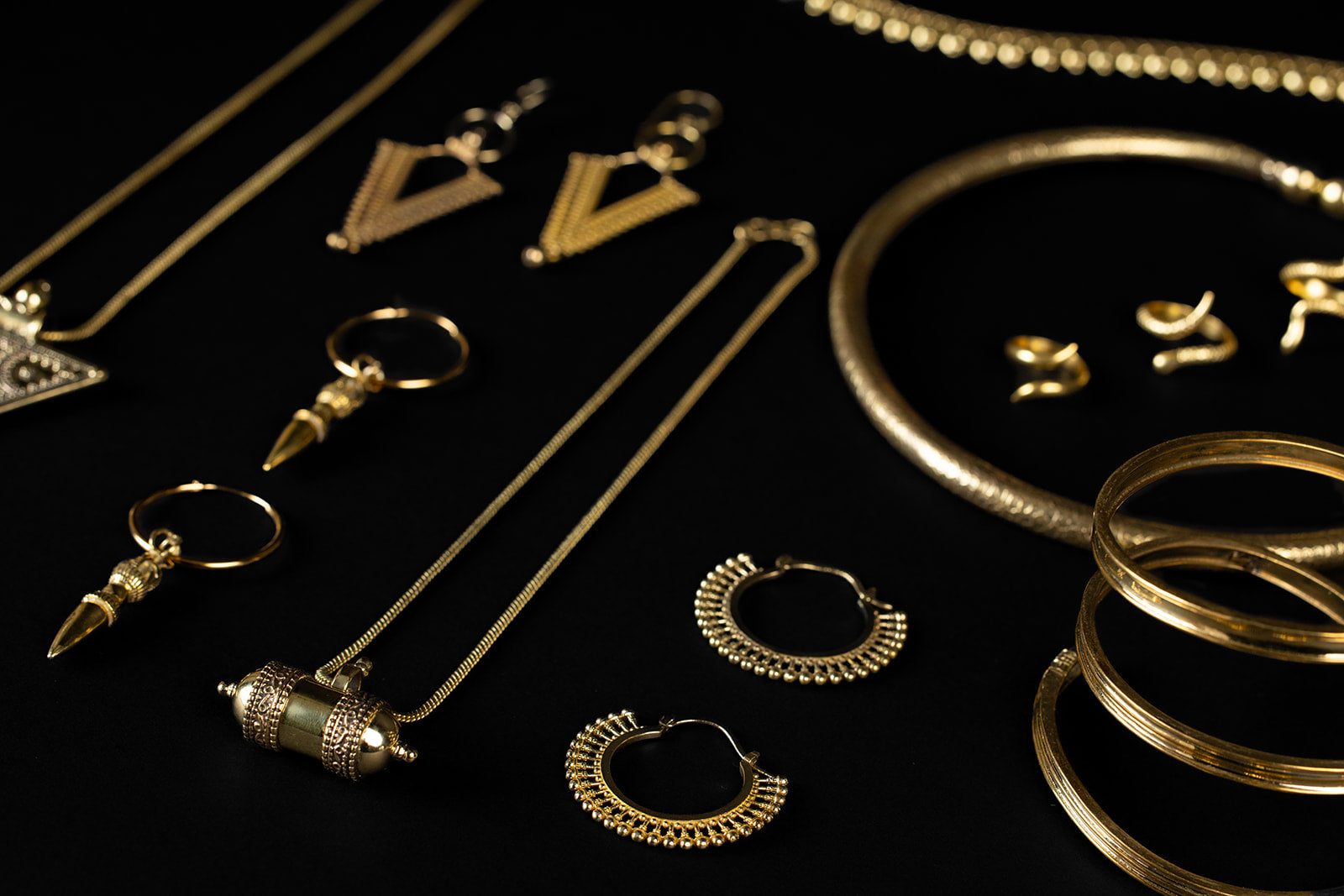 Is Brass Jewelry Safe to Wear? Nickel-Free, Tarnish & Skin Reactions Explained
