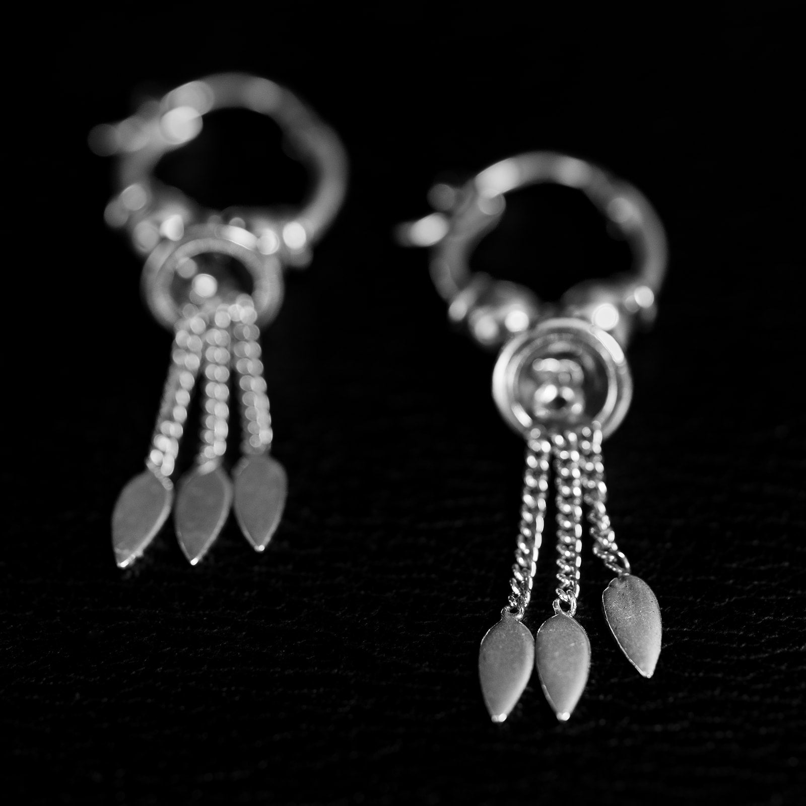 Ancient Future | Boucles d'oreilles créoles - NOIR KĀLA