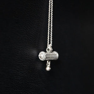 Prayer Amulet | Collier Pendentif